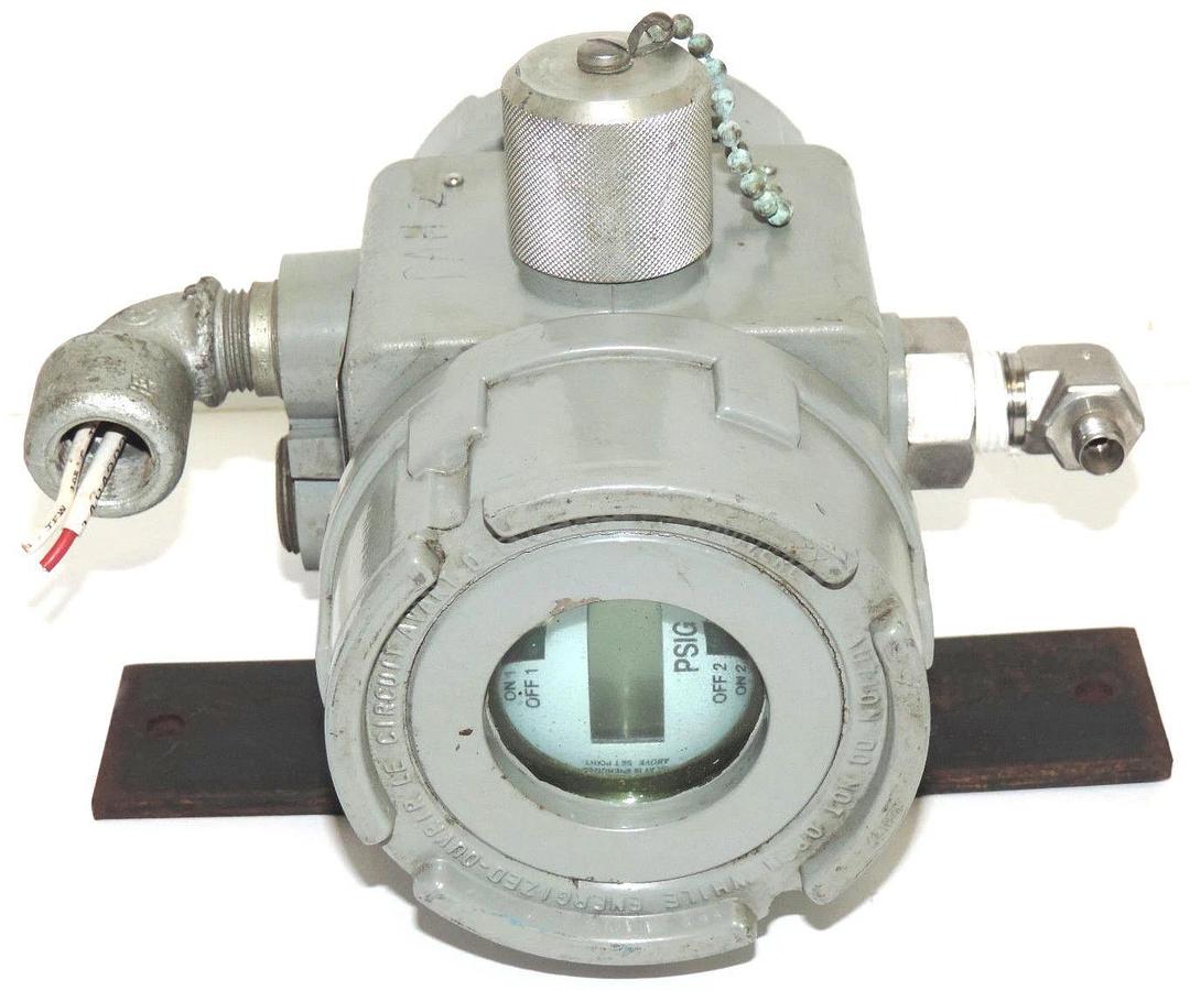 Used SOR 522E1-TC3-P7-C2A PRESSURE SWITCH 120VAC 0.04A, OUTPUT 4-20MA