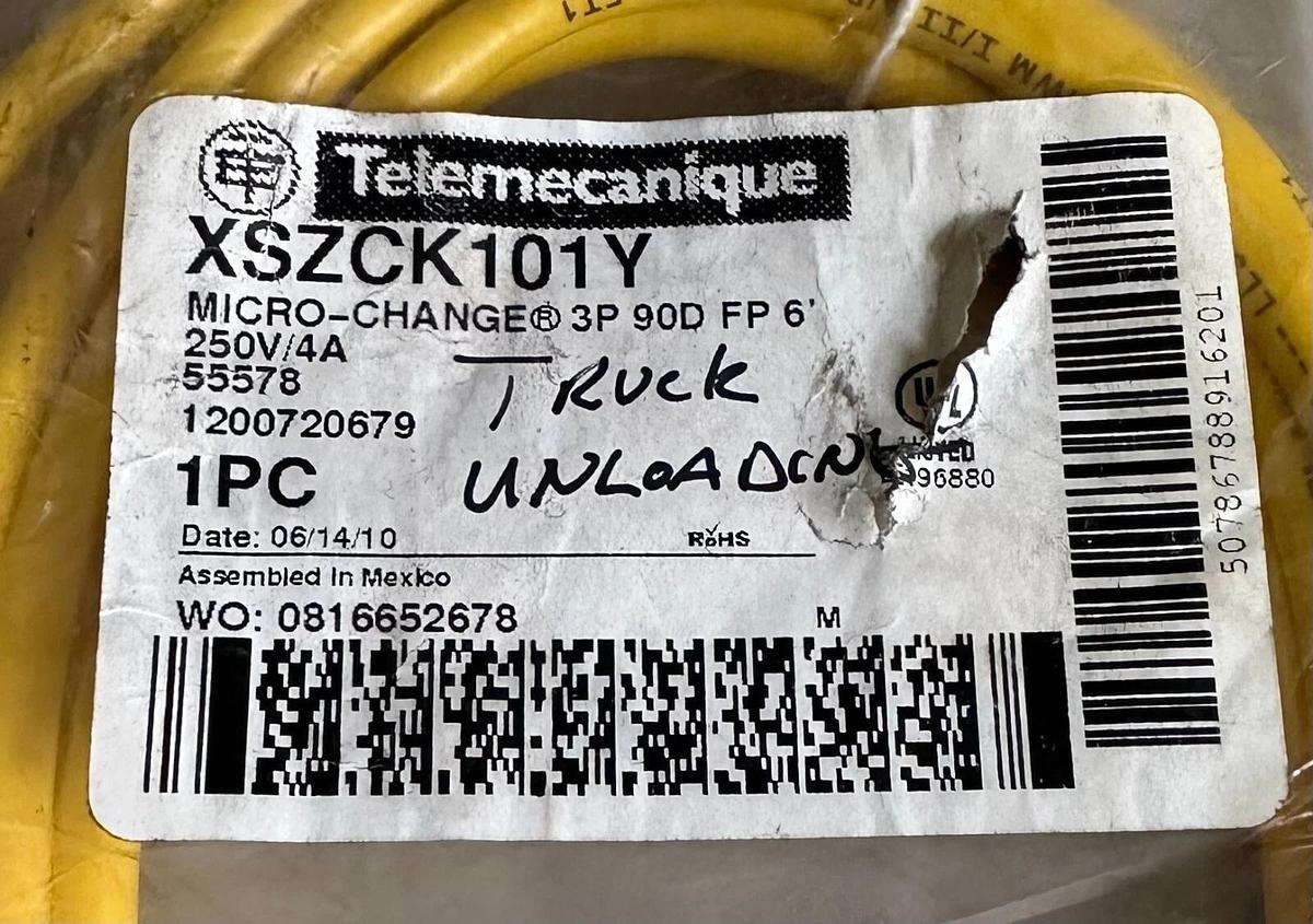 Used NEW TELEMECANIQUE XSZ-CK101Y / XSZCK101Y MICRO-CHANGE 3P 90D FP 6' CORDSET 55578