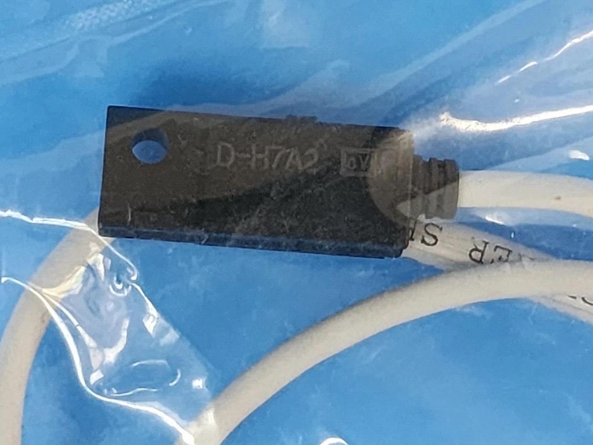Used NEW SMC D-H7A2 SOLID STATE AUTO SWITCH W/INDICATOR LIGHT