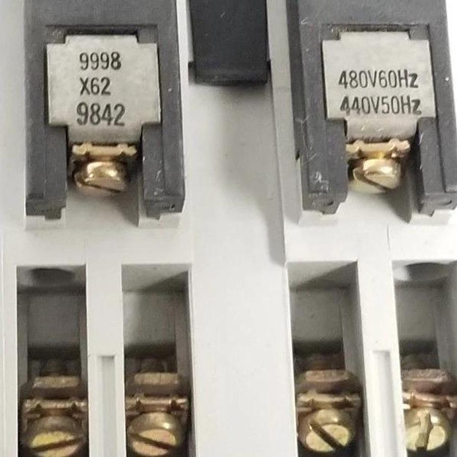 Used SQUARE D 8501-X0-00 CONTROL RELAY 9845 SER. A 9998-X62 W/ 8501XC1 RELAY CONTACTS