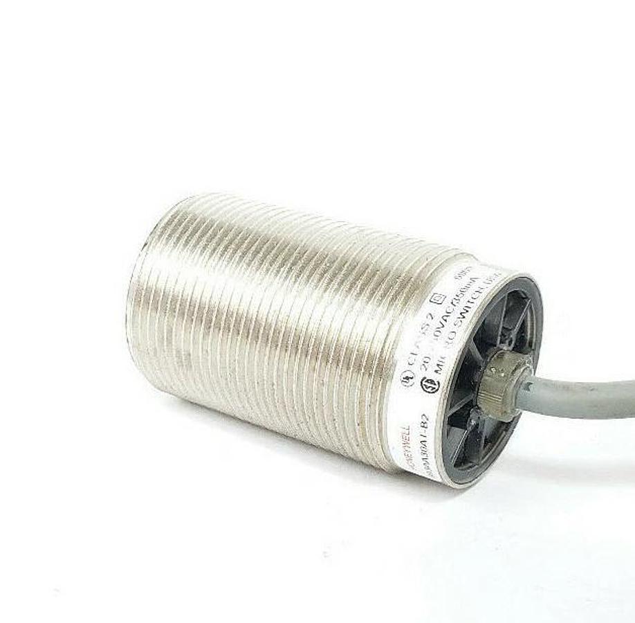 Used HONEYWELL 993AA30AT-B2 PROXIMITY SWITCH INDUCTIVE 10MM RANGE, 993AA30ATB2