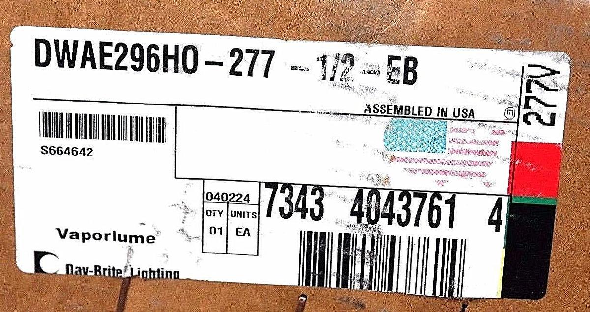 Used NIB DAY BRITE LIGHTING DWAE296H0-277-1/2-EB INDUSTRIAL LIGHTS 110 WATT