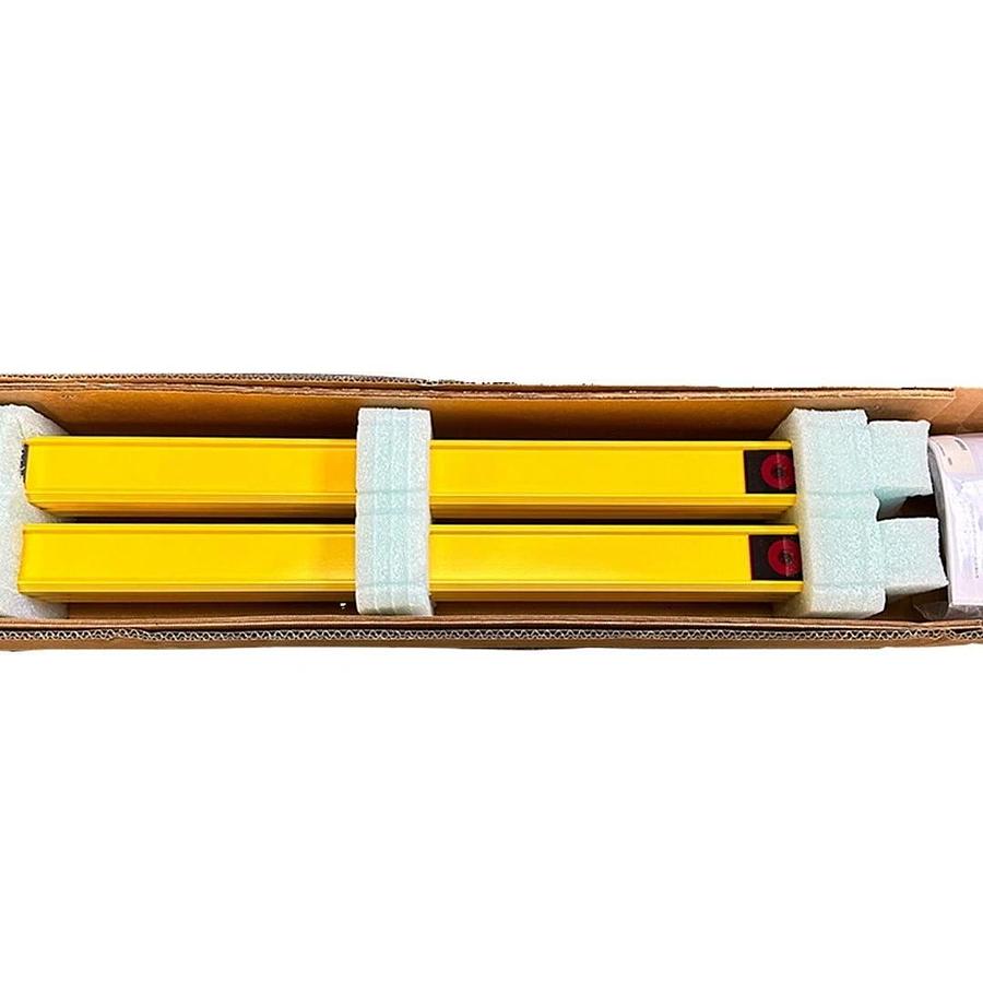 Used NIB OMRON STI PA46SR-5-300-Q2-NO1-NP-NGSPL LIGHT CURTAIN 82560-1010 85260-2010