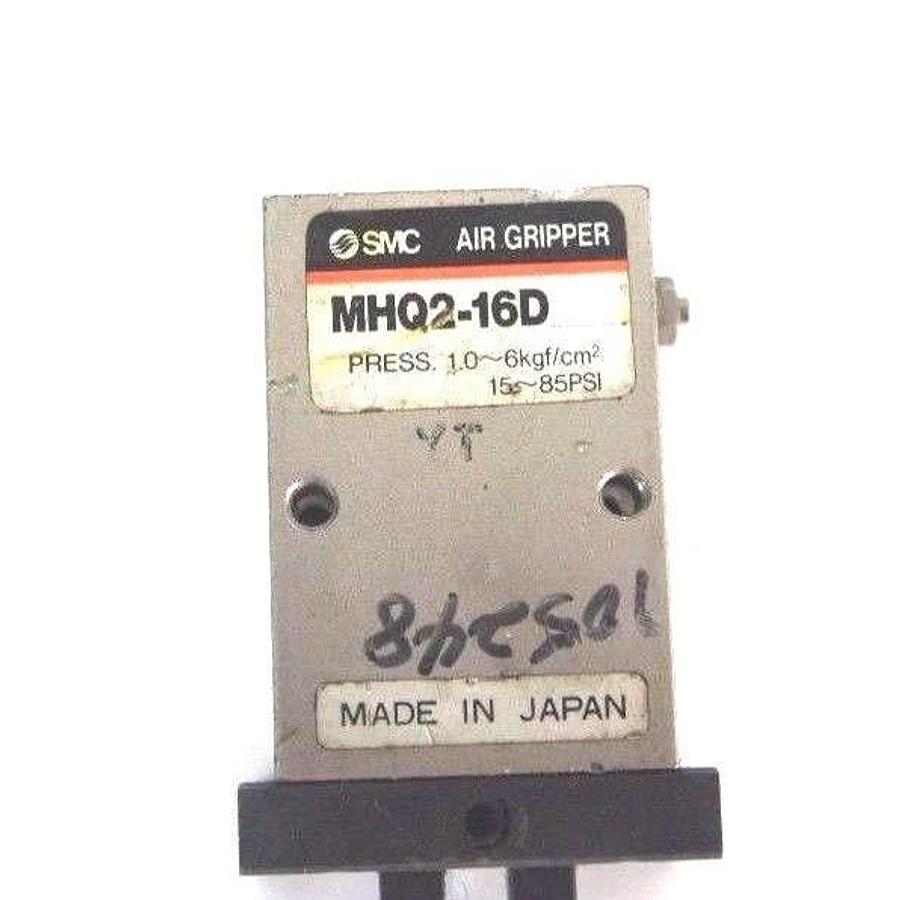 Used LOT OF 3 SMC MHQ2-16D PNEUMATIC ACTUATOR 2 FINGER GRIPPERS 15-85 PSI, MHQ216D