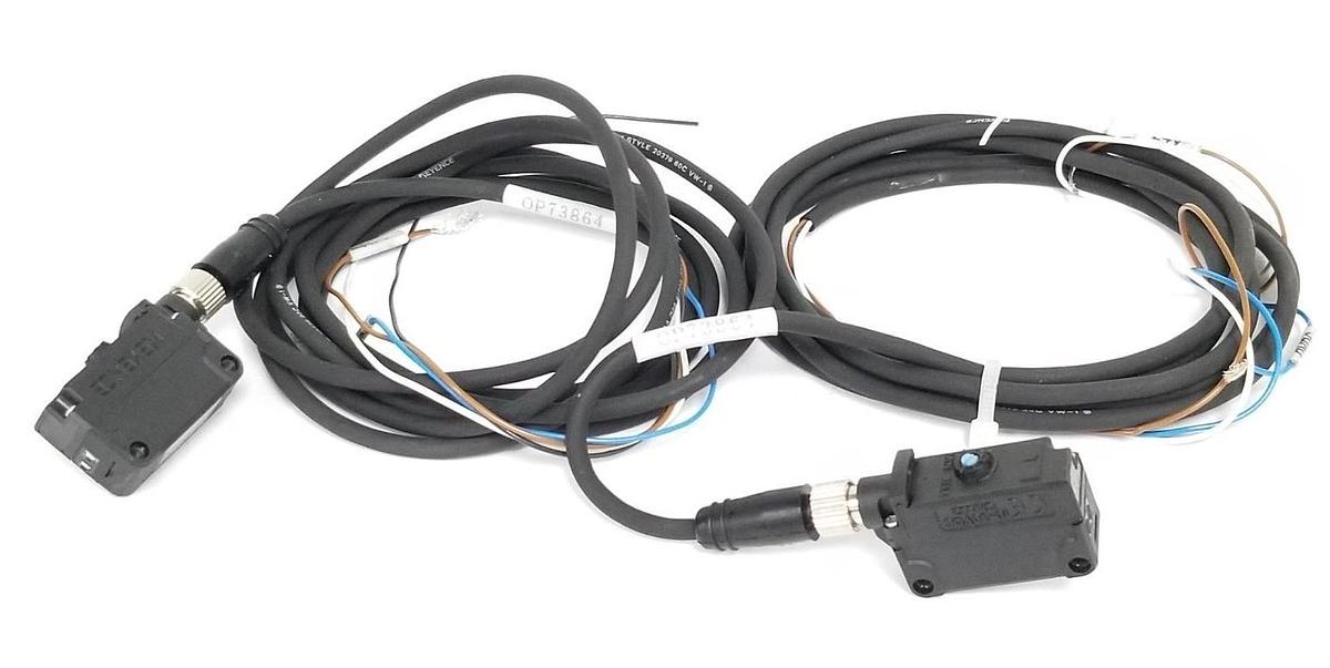 Used LOT OF 2 KEYENCE PZ-G51CT PHOTOELECTRIC TRANSMITTERS 10-30VDC