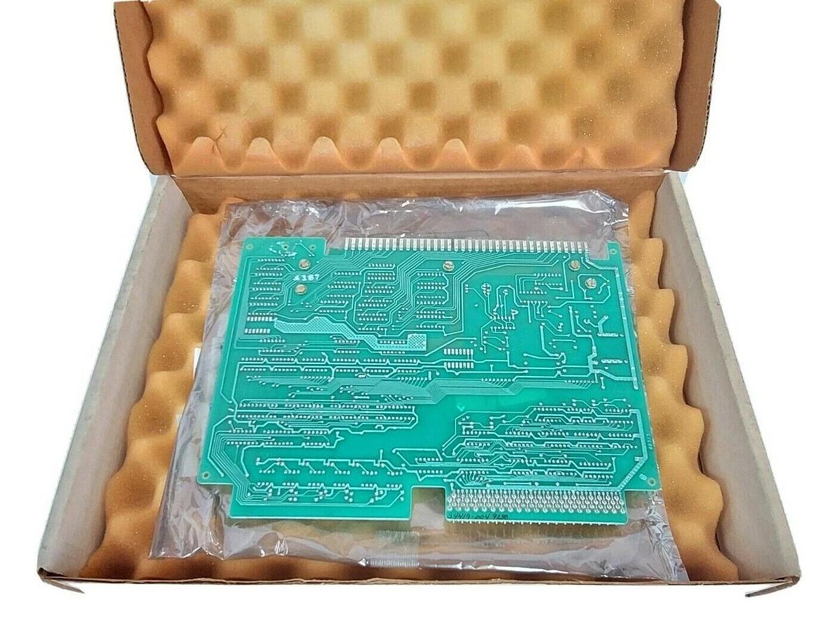 Used GE FANUC IC600BF923K OUTPUT MODULE SINK 10-50VDC 32 POINT W/O FACEPLATE