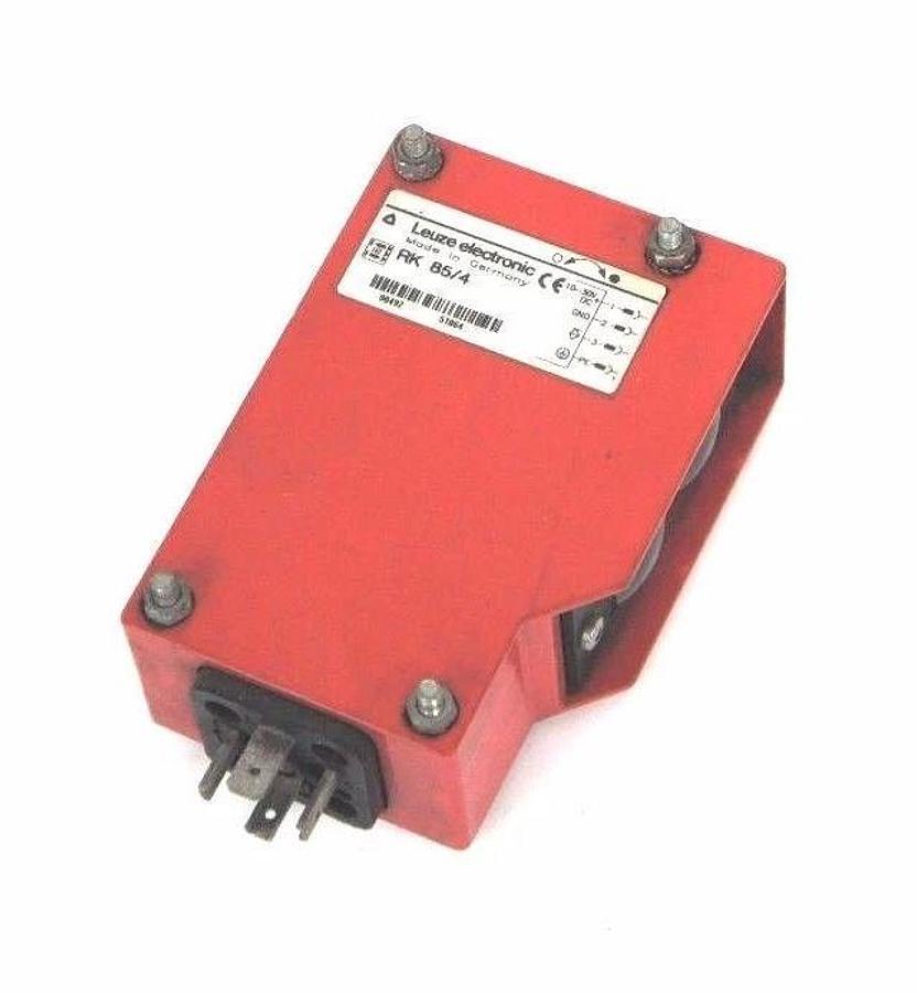 Used LEUZE ELECTRONICS RK 85/4 PHOTOELECTRIC LIGHT SCANNER 11-30V RK85/4