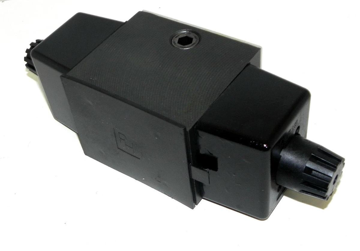 NEW PARKER D3W11CVYC SOLENOID VALVE 0.72-0.80 AMPS