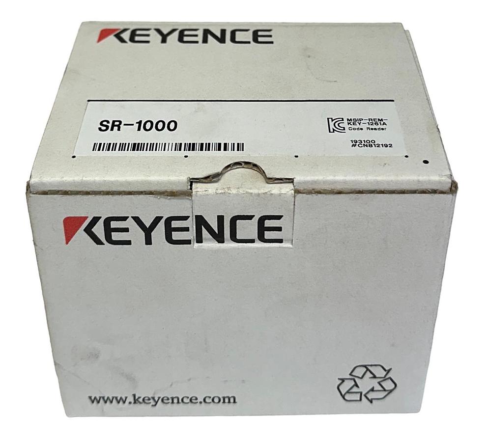 Used KEYENCE SR-1000 / SR1000 AUTOFOCUS CODE READER FIXED TYPE 24VDC 700mA NSMP