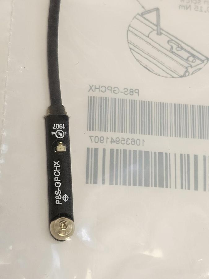 NEW PARKER P8S-GQCHX FLOW SENSOR PS8GQCHX 10...30V