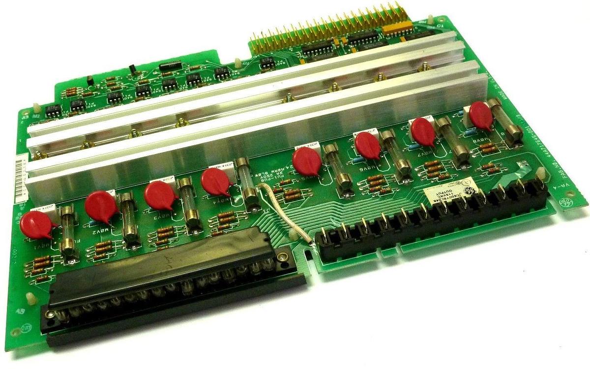 Used GE FANUC IC600YB904B 115VAC OUTPUT MODULE 44A717645-001 R02/3