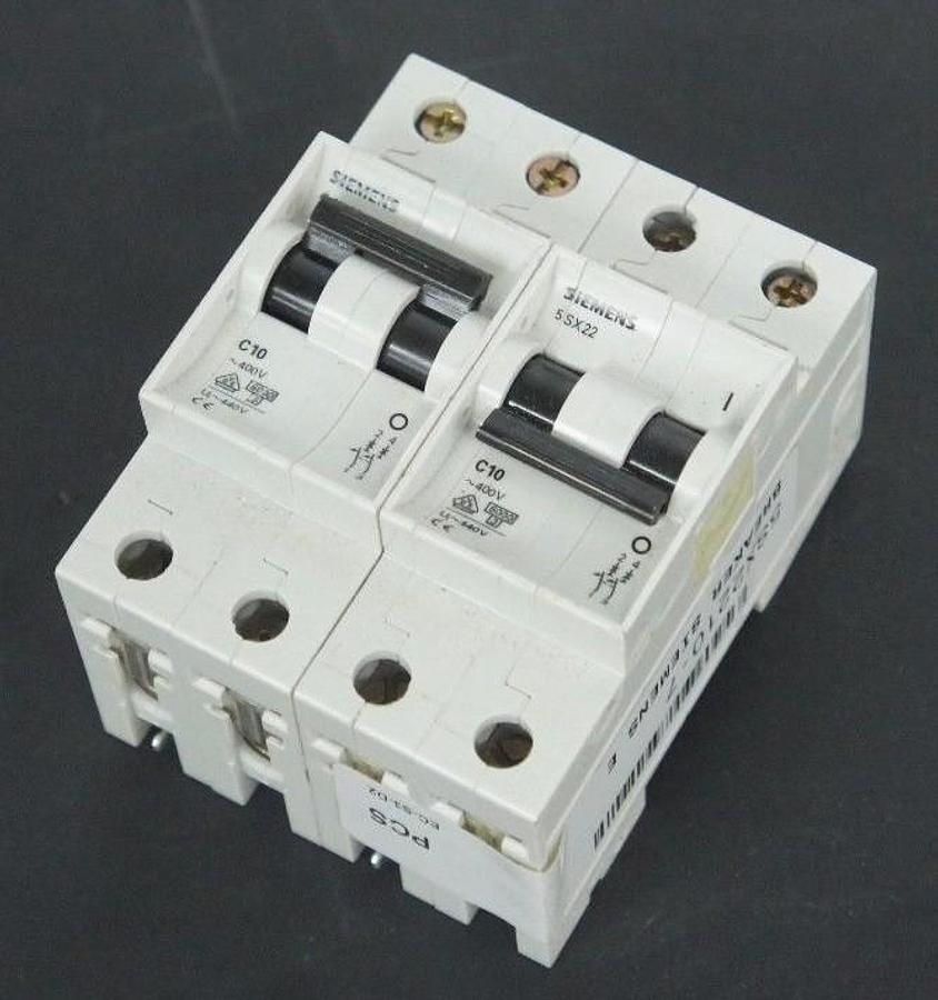 Used LOT OF 2 SIEMENS 5SX22-C10 CIRCUIT BREAKERS 480VAC MAX, 5SX22C10