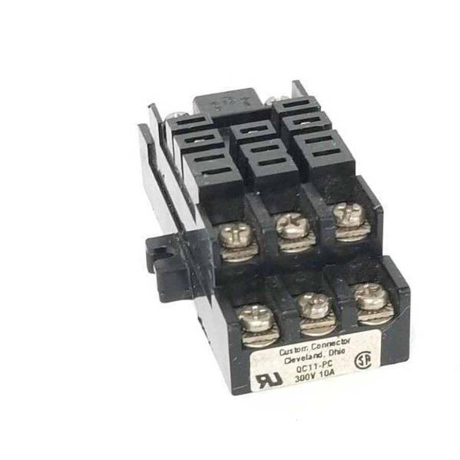 Used CUSTOM CONNECTOR QC11-PC SOCKET FOR SQUARE BASE 10AMP 300V, QC11PC