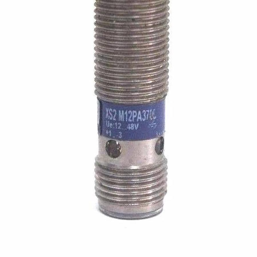Used TELEMECANIQUE XS2-M12PA370D INDUCTIVE PROXIMITY SENSOR 2.5MM RANGE