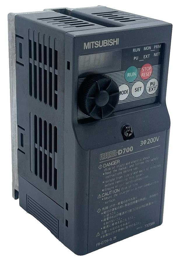 Used Mitsubishi FR-D720-0.2K Freqrol D700 Inverter 0.2kW 3-Phase 200V VFD