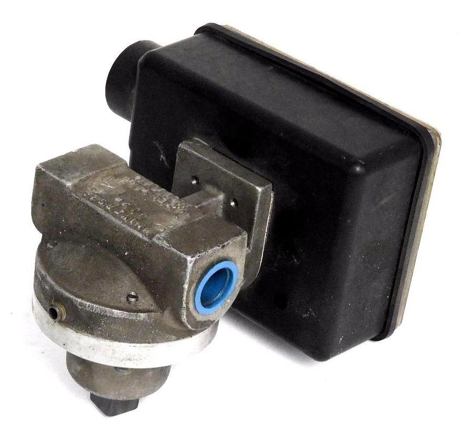 Used UNIVERSAL FLOW MONITORS 33174 FLOW METER SN-DSF1/2G-4-1100V.86-1WL-HT-.1D