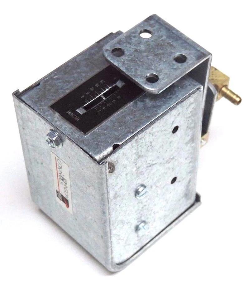 Used NIB JOHNSON CONTROLS P10BC-7C LOW PRESSURE CONTROL RANGE: 3 / 20 PSIG P10BC7C