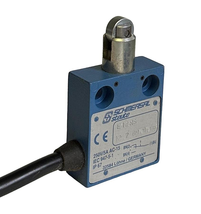 Used NEW SCHMERSAL STEUTE E12RS / 12.7.09.9.06 ROLLER LIMIT SWITCH 250VAC 5A 12709906