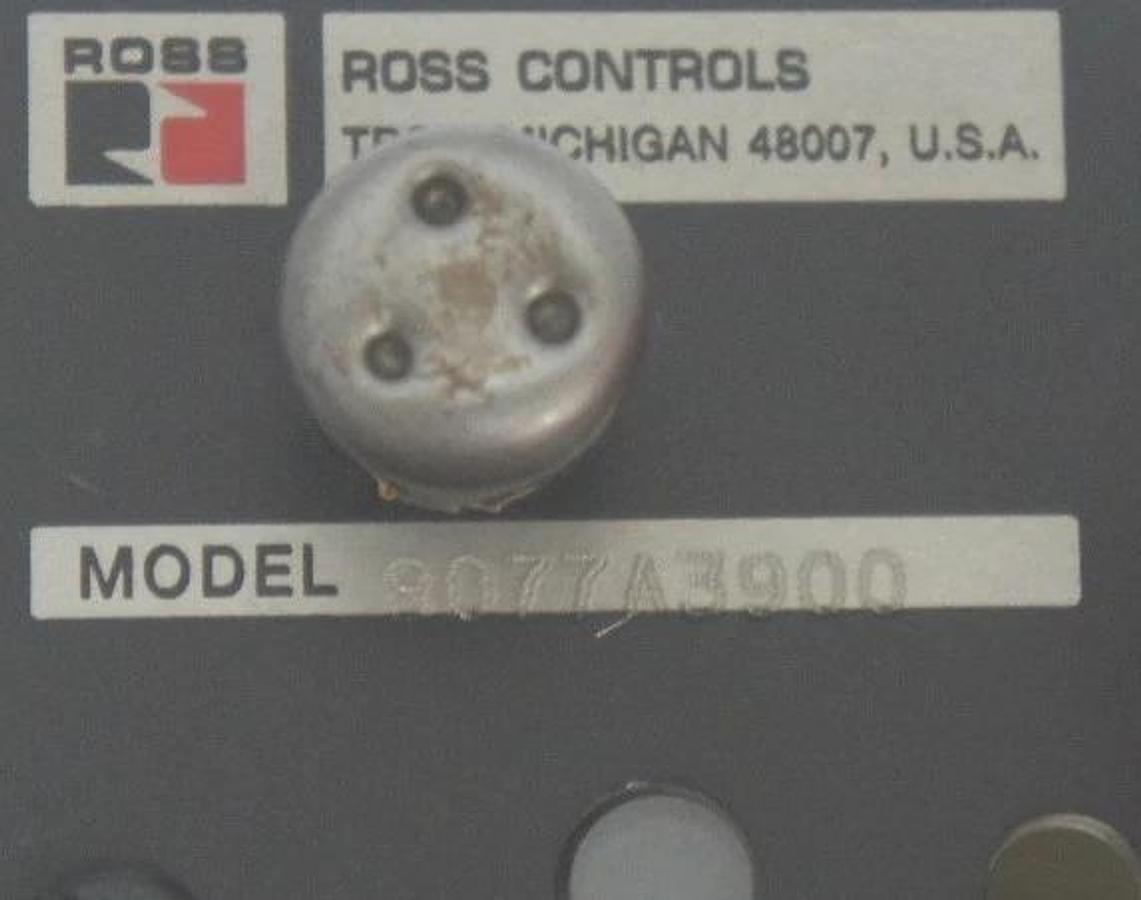 Used ROSS CONTROLS 8077A3900 OPEN CENTER PILOT VALVE 2-10 BAR 24 VDC