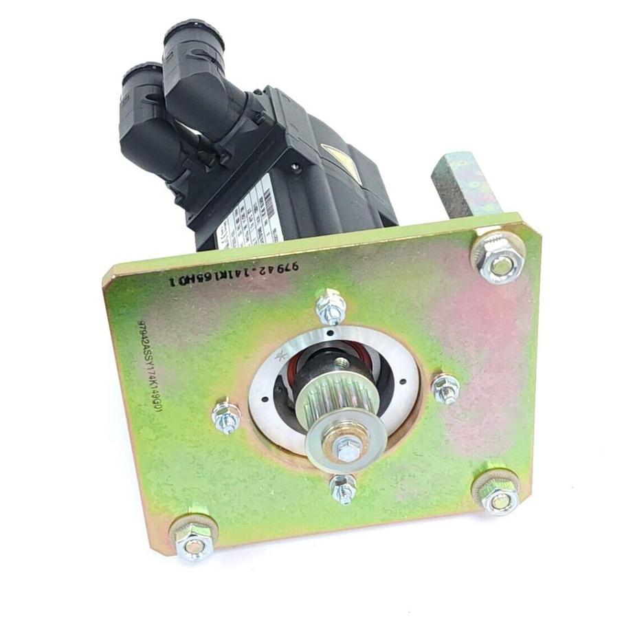 Used NEW LENZE MCS 06F41LRS0B0-B11N-ST5S00N-R2SU SYNCHRONOUS SERVO MOTOR