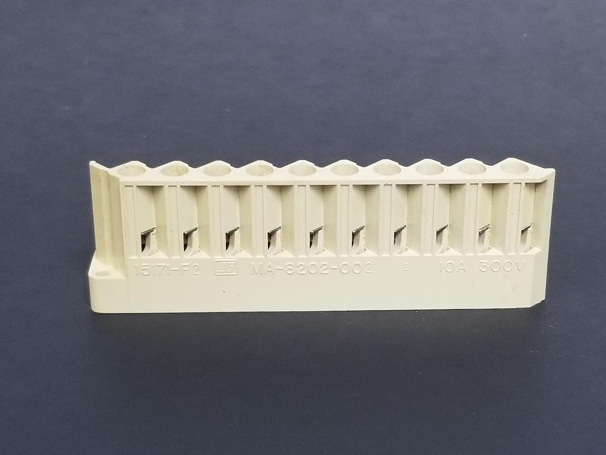 Used MODICON MA-8202-002 TERMINAL BLOCK 10A, 300V, MA8202002