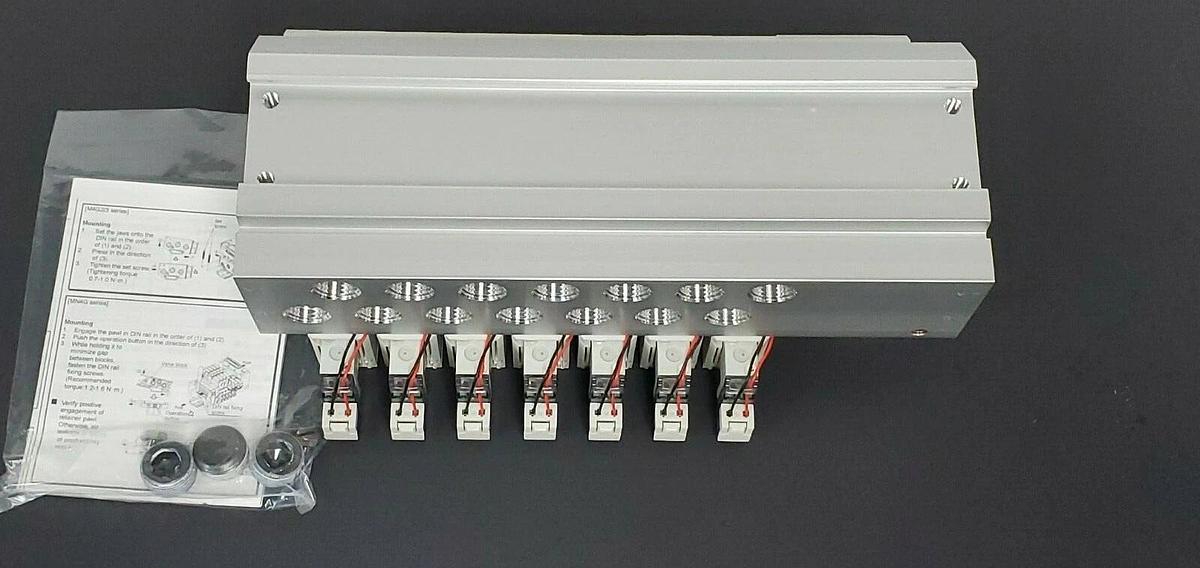Used NIB CKD M4GB320R-08-T10K-7-3 VALVE MANIFOLD ASSEMBLY DC24V, M4GB320R08T10K73