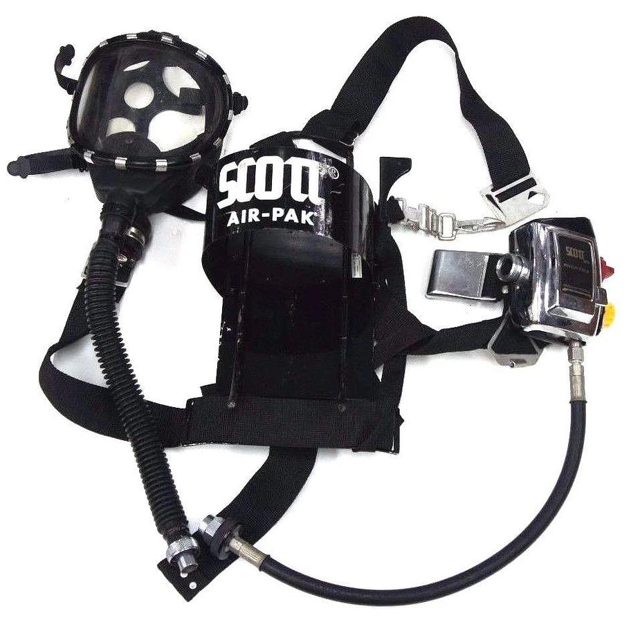 Used SCOTT AIR-PAK II PRESUR-PAK 800212-00 HARNESS P/N 800020-04 WITH MASK AND CASE
