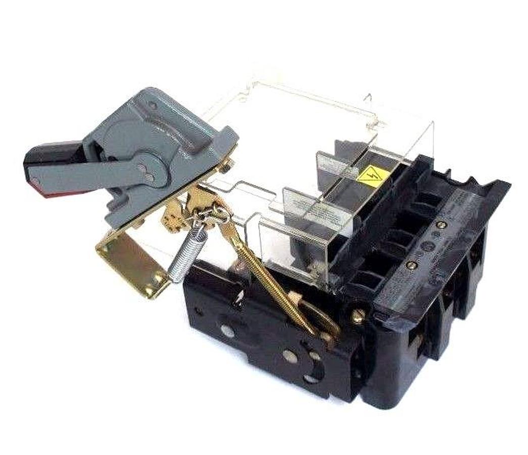 Used ALLEN BRADLEY 1494V-DS30 LINE TERMINAL GUARD RIGHT HAND SER. A W/ ON/OFF SWITCH