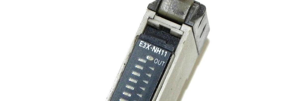 Used LOT OF 3 OMRON E3X-NH11 PHOTOELECTRIC SENSORS E3XNH11