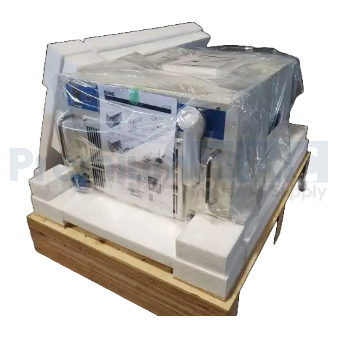 Used NEW SMC HRR012-AN-10-MU THERMO CHILLER, RACK MOUNT, AIR COOLED  100/115VAC