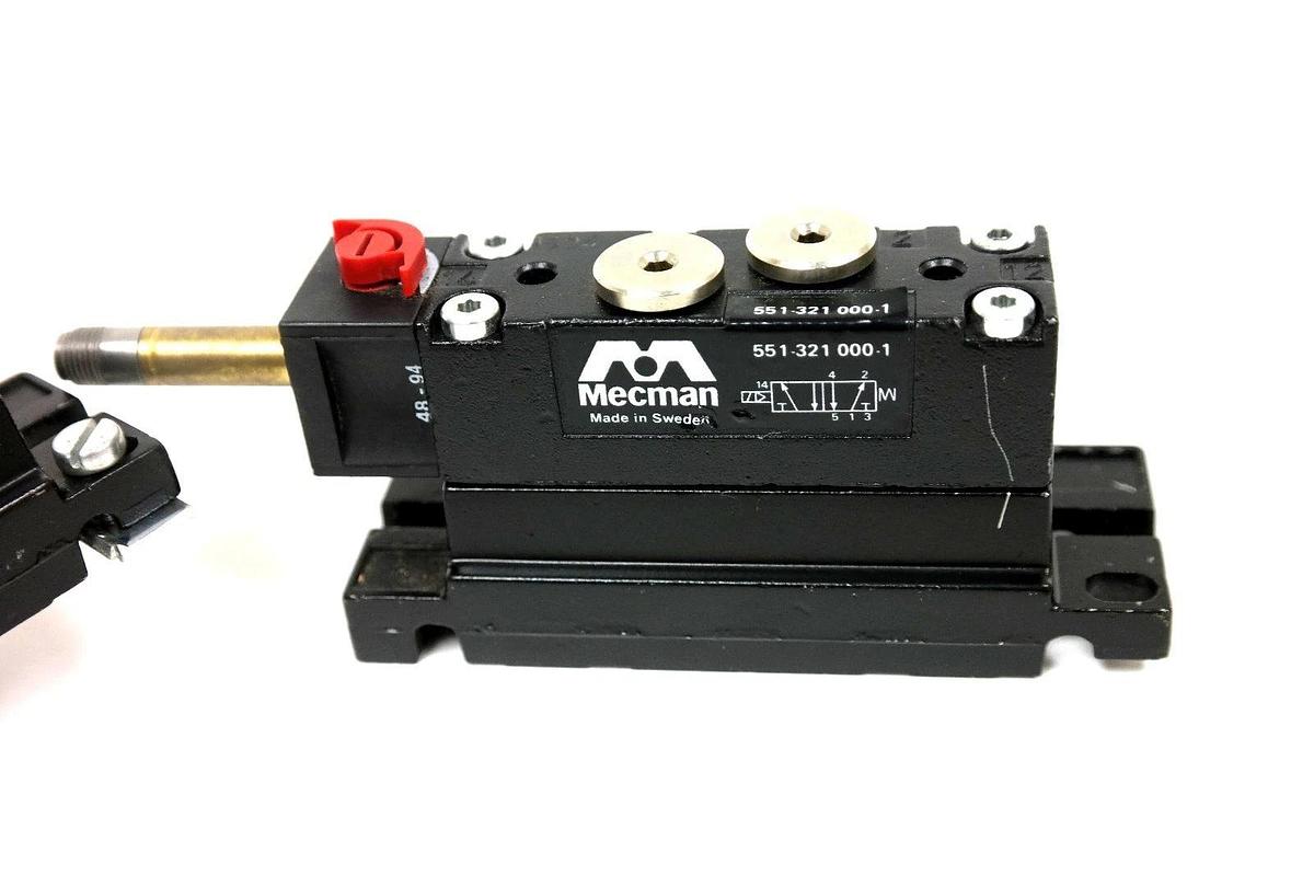 Used LOT OF 2 REXROTH MECMAN PNEUMATIK 551-321 000-1 VALVE 5/2 R1/8'' 551321 0001