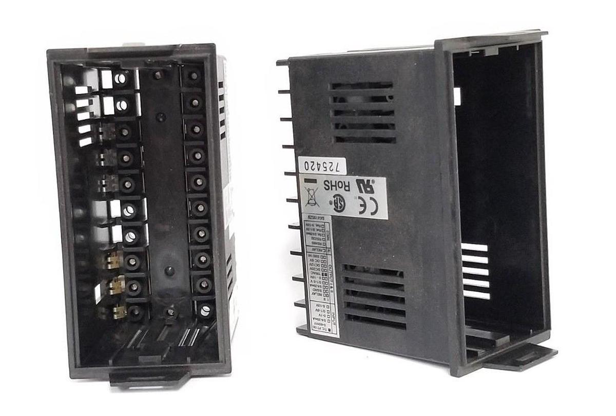 Used LOT OF 2 PROHEAT CD8100ZB TEMPERATURE CONTROLLER HOUSINGS 8000-660-01