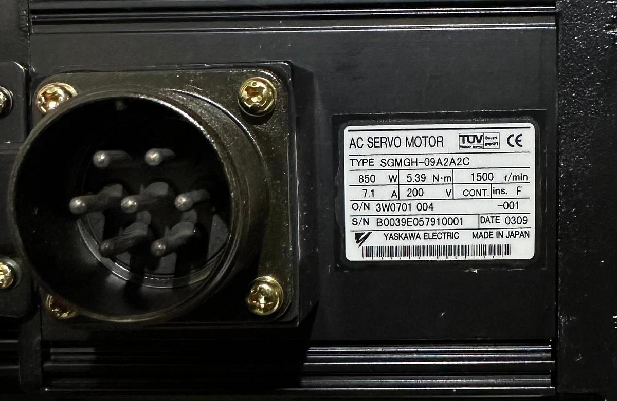 Used NEW YASKAWA SGMGH-09A2A2C / SGMGH09A2A2C AC SERVO MOTOR 5.39Nm 7.1A UTSAH-B17BB