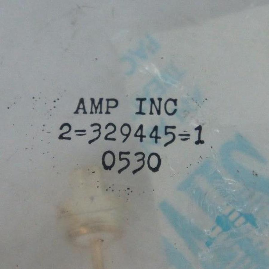 NIB AMP INC 2-329445-1 PLUG CONNECTOR KIT 23294451