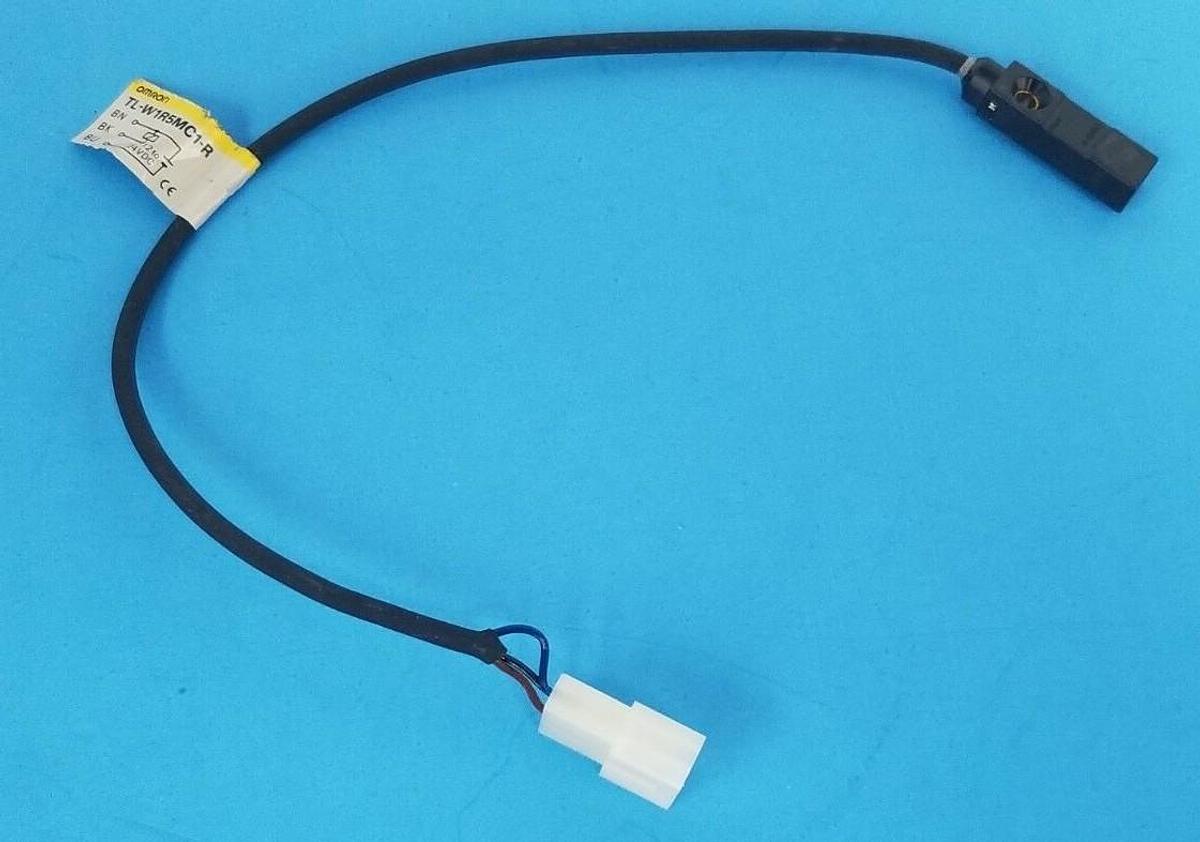 Used OMRON TL-W1R5MC1-R PROXIMITY SENSOR TLW1R5MC1R, 12 TO 24VDC, (MISSING SCREW)