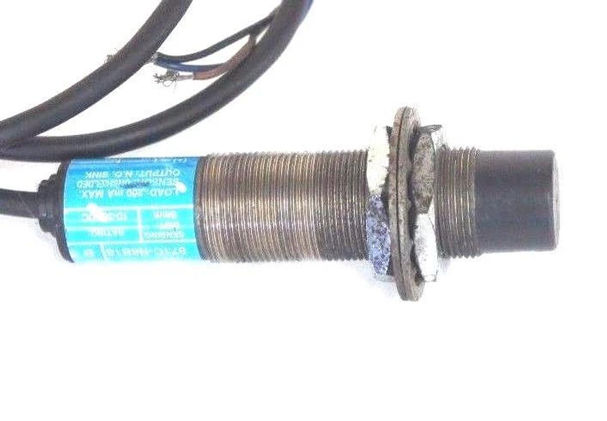 Used ALLEN BRADLEY 871C-N8B18 PROXIMITY SWITCH SER. B, 871CN8B18