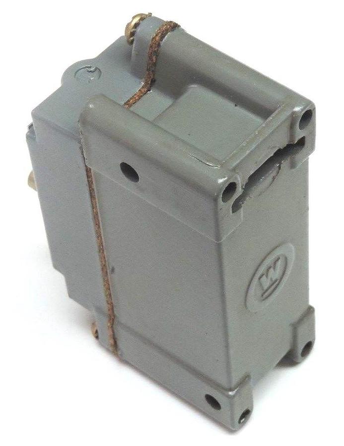 Used NIB WESTINGHOUSE 1776706 TYPE PLS LIMIT SWITCH W/O LEVER