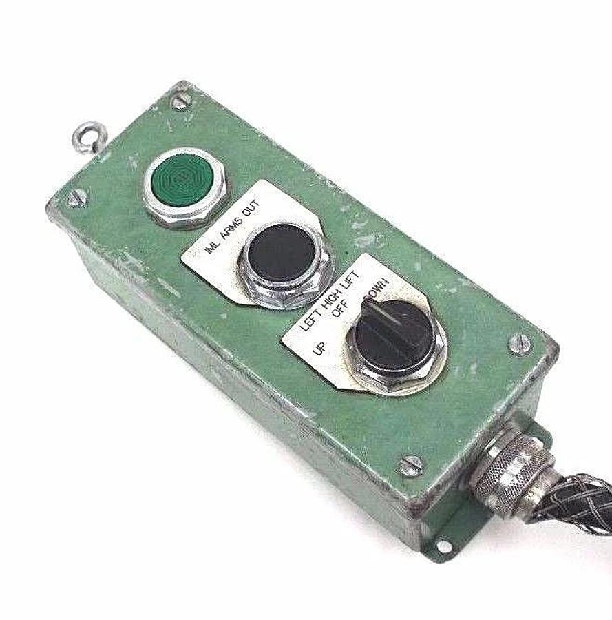 Used HOFFMAN E-3PB ENCLOSURE PENDANT STATION W/ ALLEN BRADLEY 800T-A SER. T & CABLE