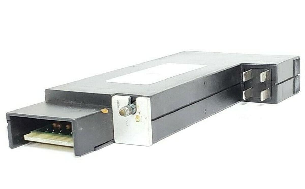 Used RELIANCE ELECTRIC 45C60 AUTOMATE PROGRAMMABLE CONTROLLER OUTPUT MODULE