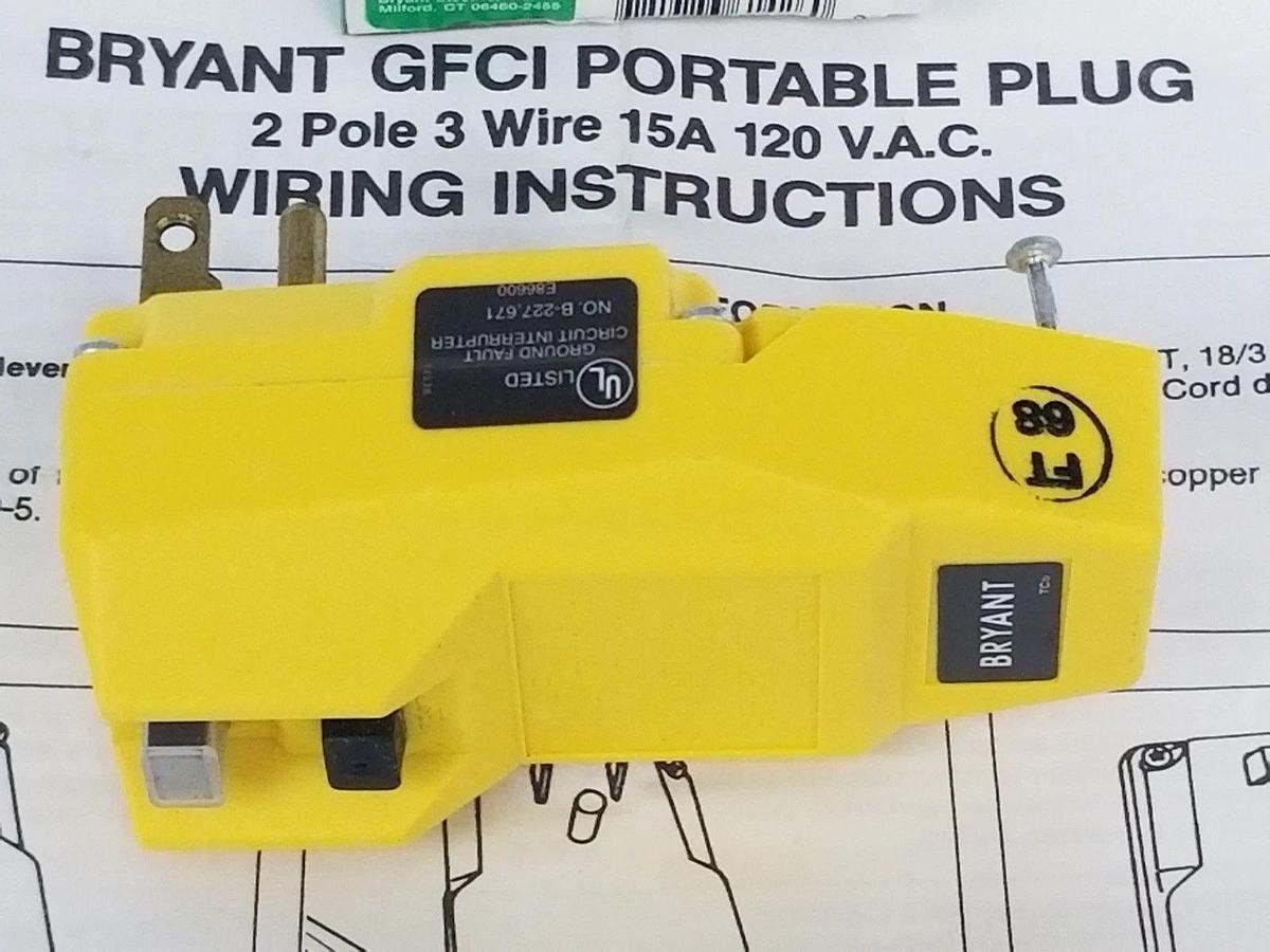Used BOX OF 10 NEW BRYANT GFP15BY GROUND FAULT INTERRUPTER YELLOW 2P, 15A, 125V PLUGS