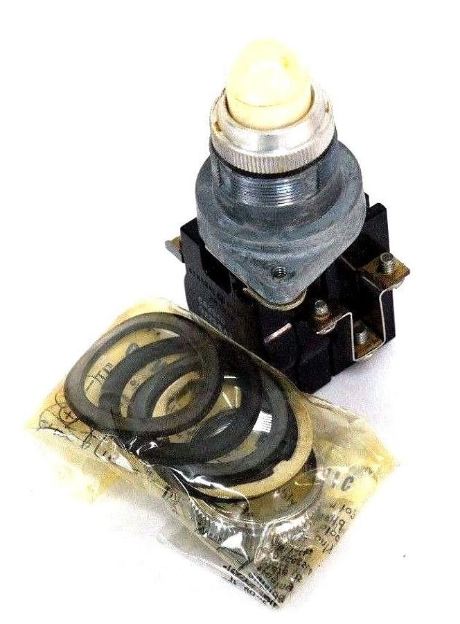 Used NIB GENERAL ELECTRIC CR2940UX224F2 PUSHBUTTON WHITE 115V 50/60HZ