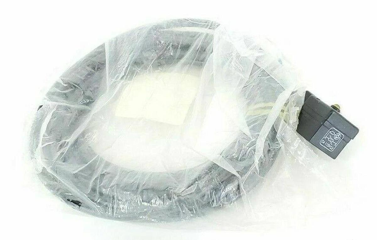 Used NEW BRAD HARRISON E452N50012C4L DIN 43650, 18MM, 115V AC/DC, 5M 18/3 BLK