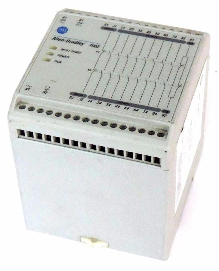 Used ALLEN BRADLEY 700-ZBE810AZ1 EXPANSION RELAY SER A 700ZBE810AZ1