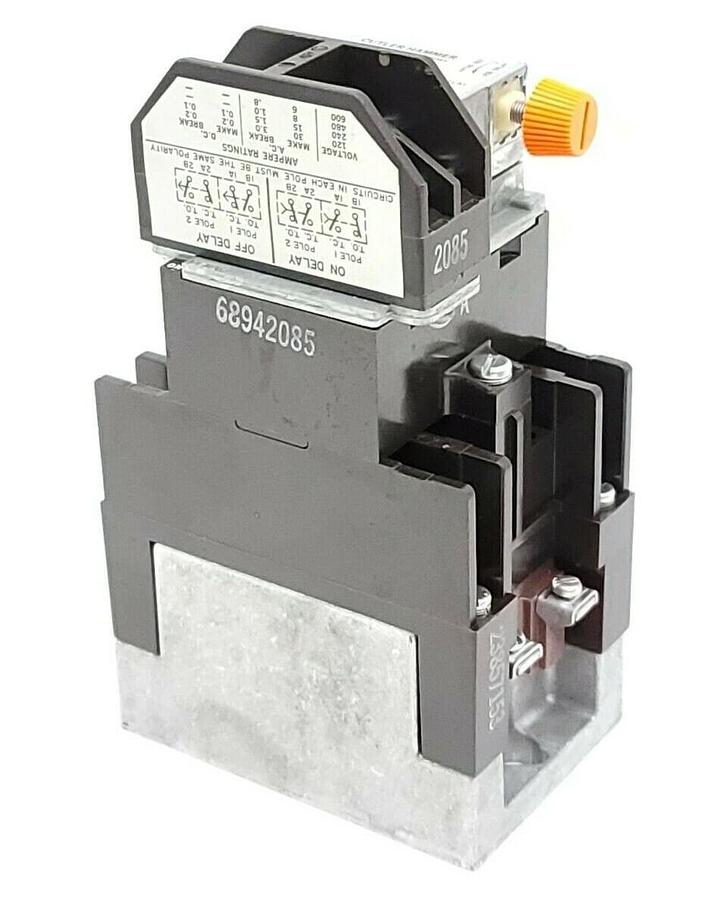 Used NIB EATON CUTLER HAMMER D26MR005A TYPE "M" RELAY W/ TIMER ATTACH. 600V