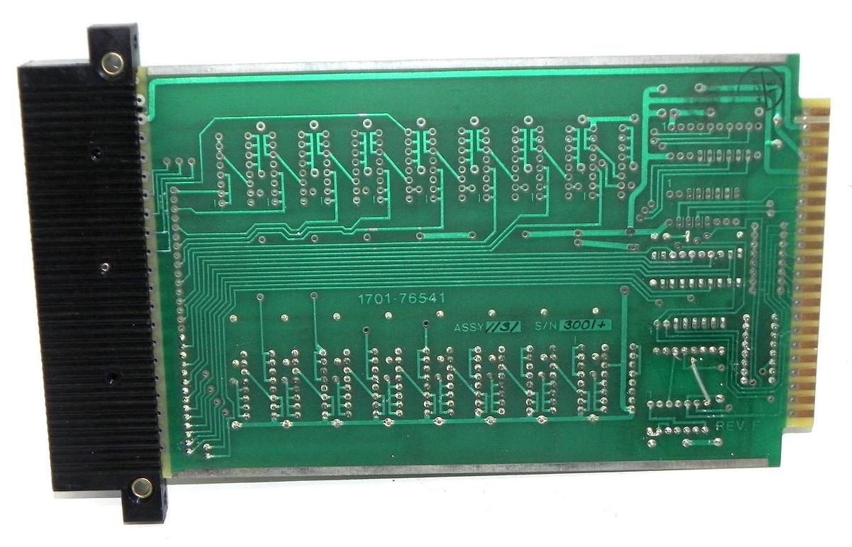 Used MCGILL 1701-1131 OUTPUT BOARD 5-32 VOLTS DC 1701-76541 (IN BOX)