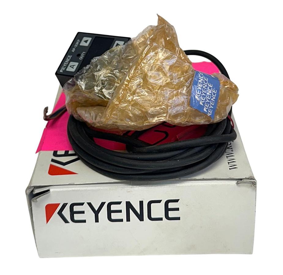 Used KEYENCE AP-33KP / AP33KP PRESSURE SWITCH 12-24VDC 2-COLOR 2M CABLE NSMP