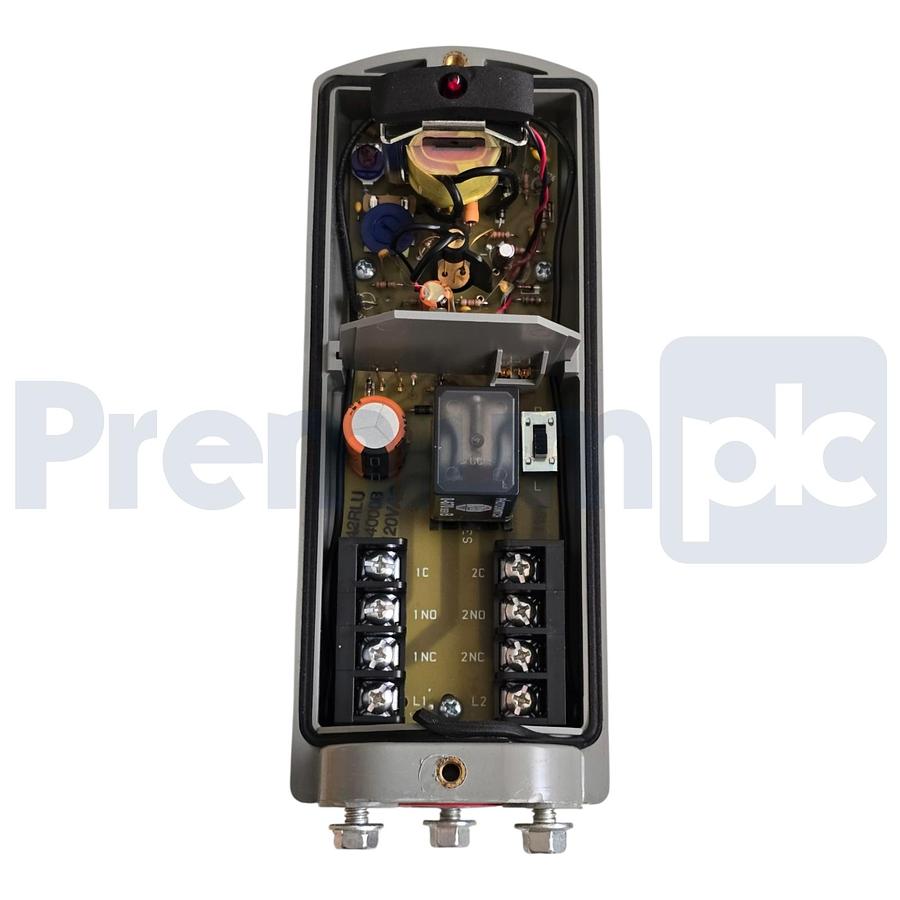 Used Allen Bradley 42RLU-4000B /B Photoswitch Retroreflective Photoelectric Sensor