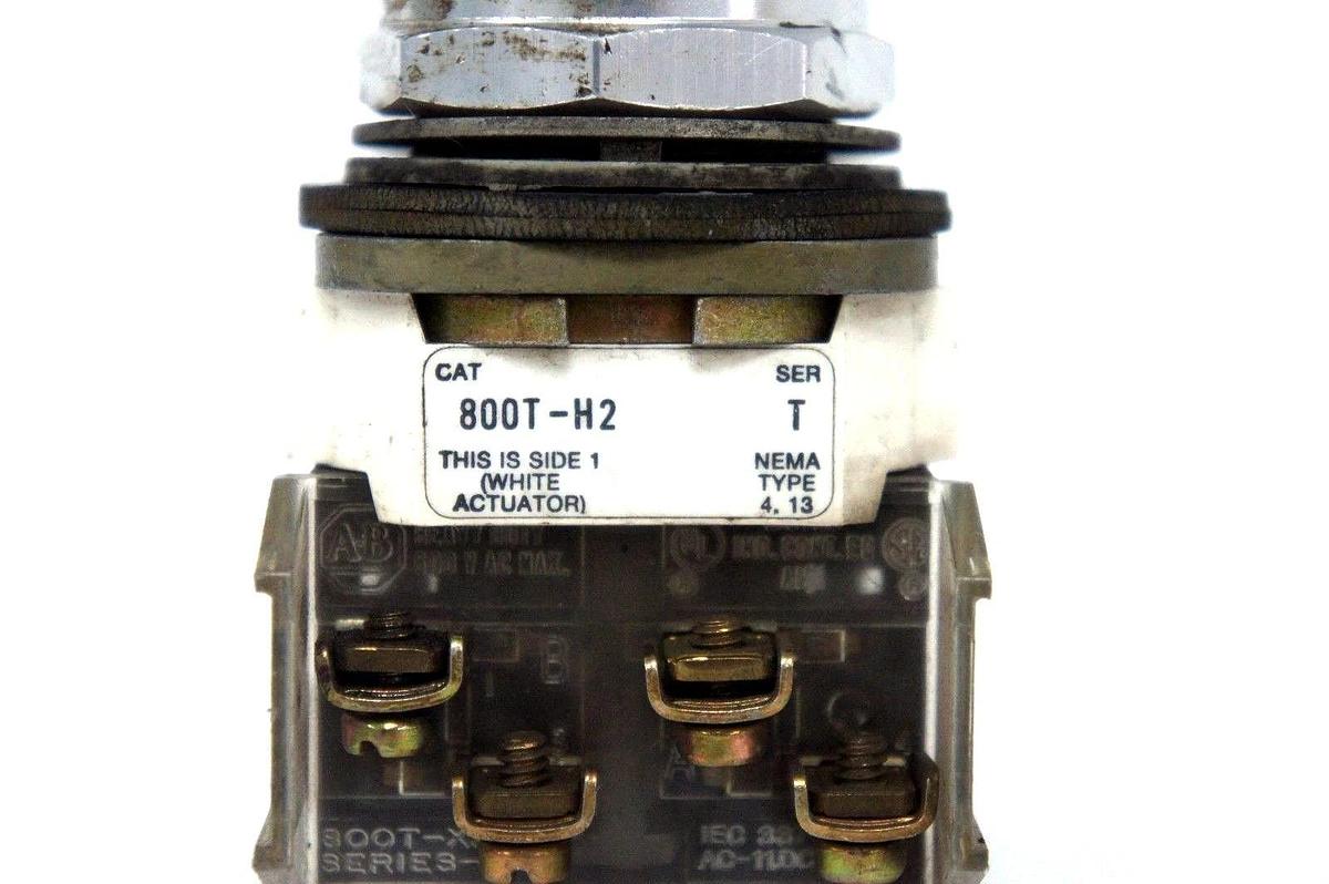 Used ALLEN BRADLEY 800T-H2 SELECTOR SWITCH SER. T W/ 800T-XA SER. D CONTACT BLOCK