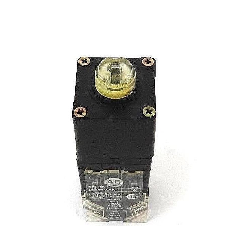 Used ALLEN BRADLEY 800MR-H33B SELECTOR SWITCH SER. A W/ 800M-XAK SER. A CONTACTS