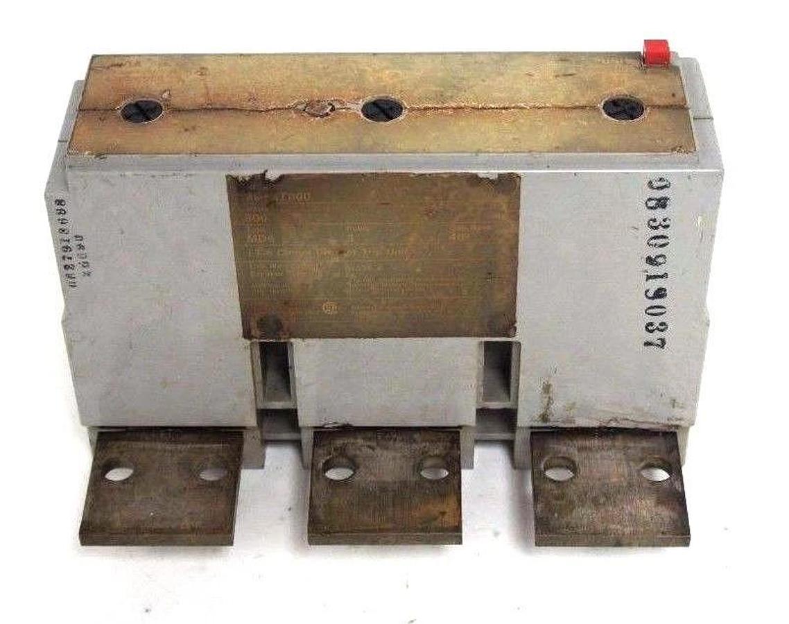 Used SIEMENS MD63T800 I-T-E CIRCUIT BREAKER TRIP UNIT 800 AMPS 3 POLE TYPE MD6